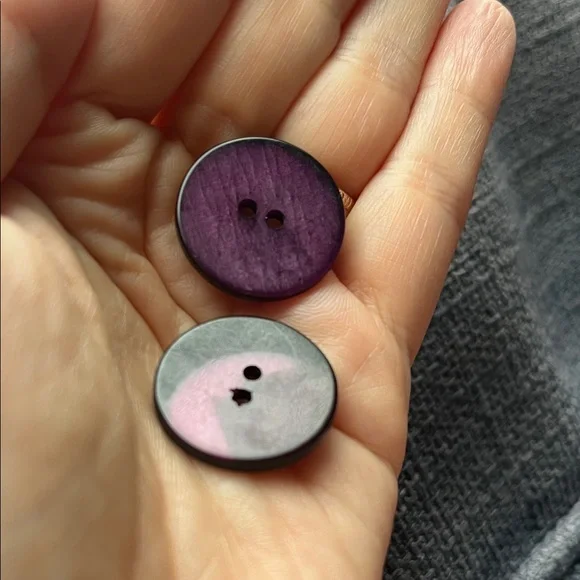 Vintage Buttons - Picture 4 of 5